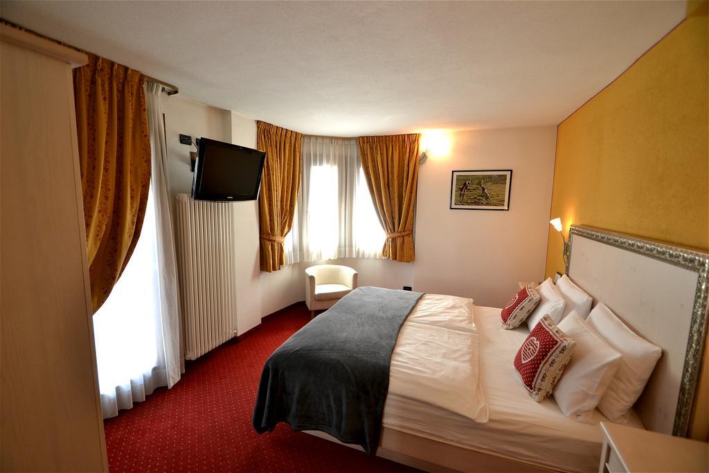 Hotel Piccolo Tibet Лівіньо Екстер'єр фото