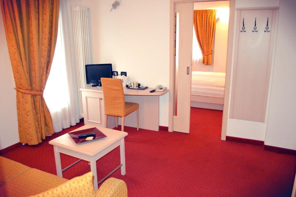 Hotel Piccolo Tibet Лівіньо Номер фото